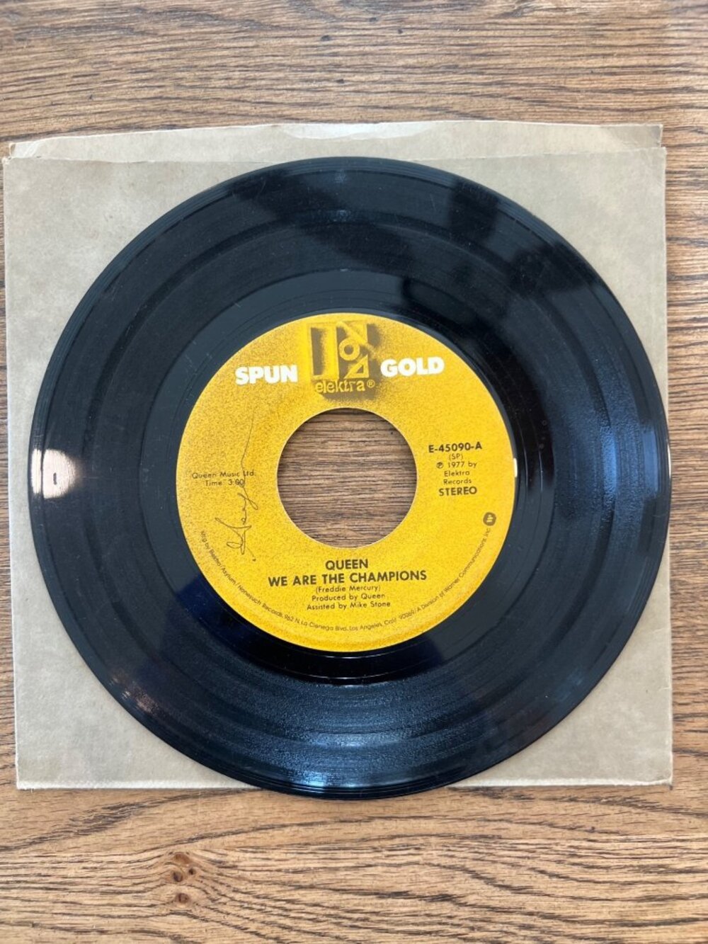 Queen We Will Rock You / We Are The Champions 7" 45 RPM Elektra Spun Gold E-4509